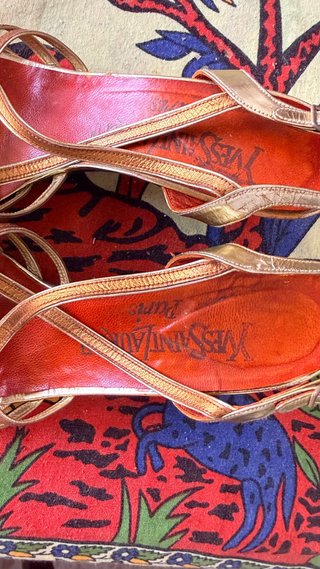 Sandalias YSL Vintage Oro y Rojo