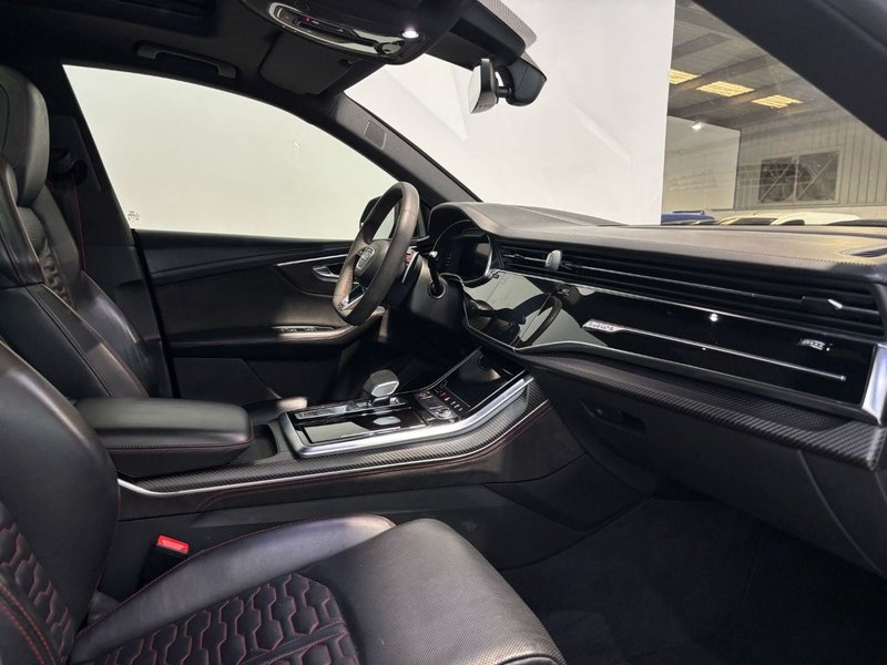 Audi Q8 2020, foto 18