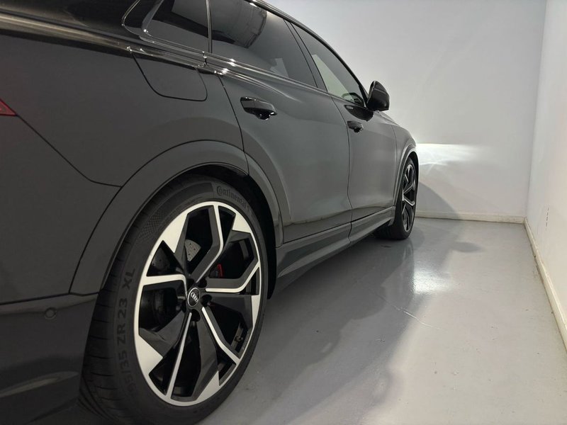 Audi Q8 2020, foto 28