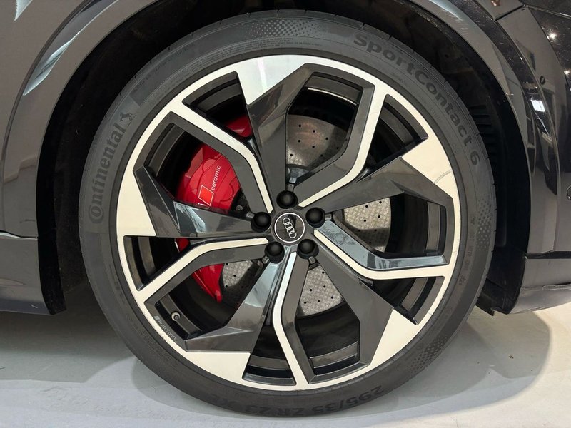 Audi Q8 2020, foto 30