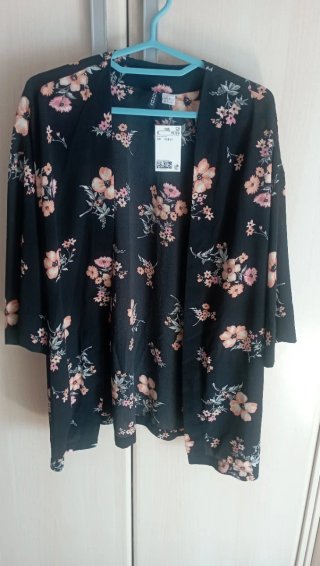 PRECIOSO KIMONO SIN ESTRENAR DE H&M