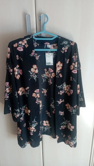 PRECIOSO KIMONO SIN ESTRENAR DE H&M