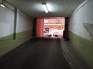 Plaza de garaje para coche y moto