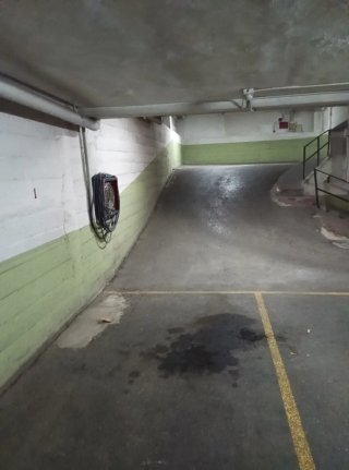 Plaza de garaje para coche y moto