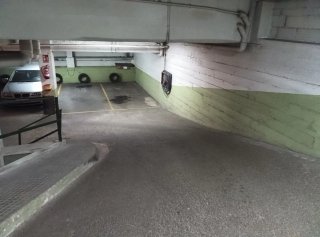 Plaza de garaje para coche y moto