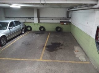 Plaza de garaje para coche y moto