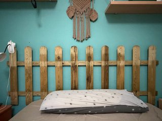 Cabecero de cama rústico de madera