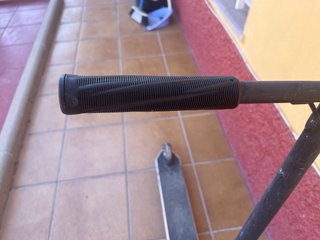 Monopatín freestyle plateado