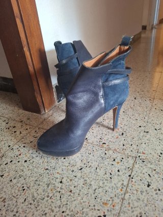 Botines azules de tacón