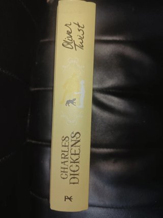 Libro Oliver Twist - Charles Dickens (tapa dura)