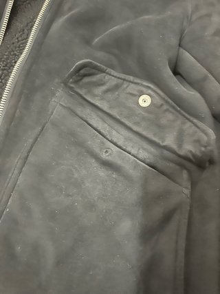 Chaqueta Bershka Negra con Borrego.