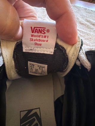 Zapatillas Vans SK8-HI black/black/white.