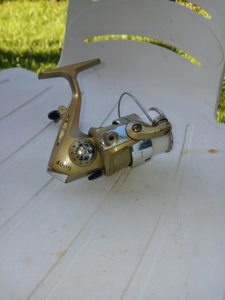 Mulinello da pesca 4000 dorato