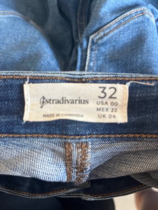 Pantalones campana Stradivarius