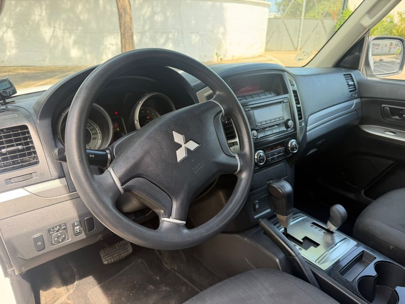 Mitsubishi Montero 3.2 DI-D 5AT Spirit 3p 2017, foto 12