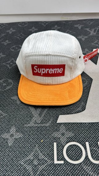 Gorra Supreme Corduroy Blanca y Naranja