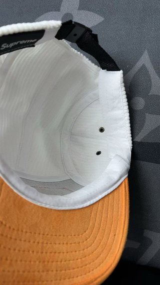 Gorra Supreme Corduroy Blanca y Naranja