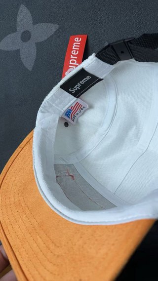 Gorra Supreme Corduroy Blanca y Naranja