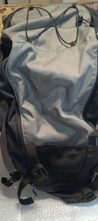 Mochila Trekking Quechua 70L Negra/Gris