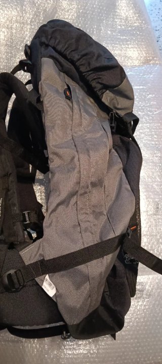 Mochila Trekking Quechua 70L Negra/Gris