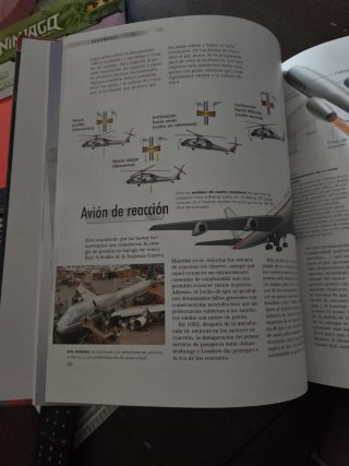 Libro de ciencia de descubrimientos e inventos.