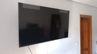 Televisor Negro con Base