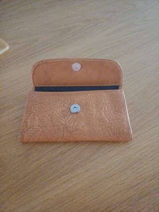Cartera tunez Cuero