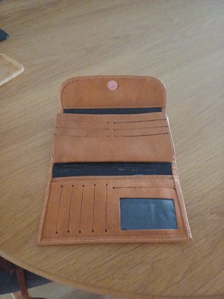 Cartera tunez Cuero
