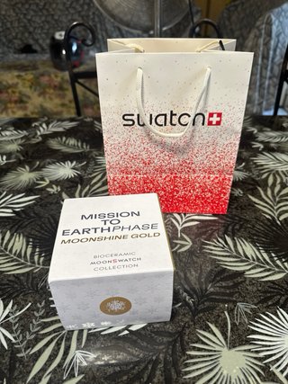 Swatch x Omega MoonSwatch Mission to Earthphase