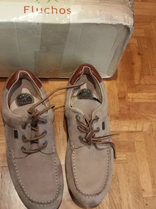 Zapatos náuticos FLUCHOS beige y marrón