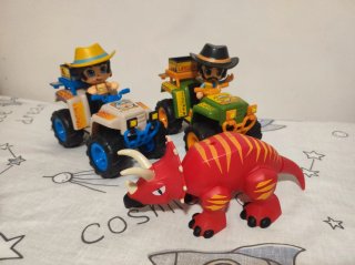 Lote Pinypon: Piratas, Policía y Dinosaurio