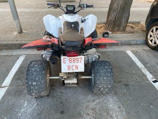Quad Todoterreno Rojo y Blanco