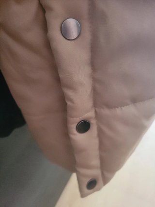 Chaquetón largo camel con capucha