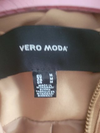 Chaquetón largo camel con capucha