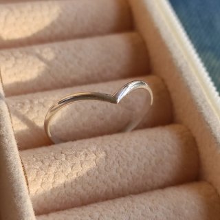 Anillo V Plata de Ley 925