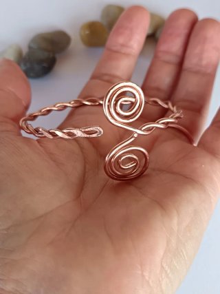 Pulsera artesanal de cobre ajustable