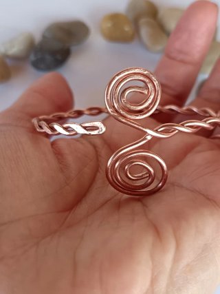 Pulsera artesanal de cobre ajustable