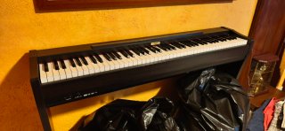 Piano Eléctrico Negro