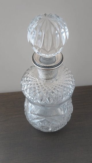 Licorera Antigua Cristal y Plata