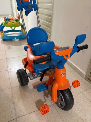 Andador bebé Brevi con juguetes