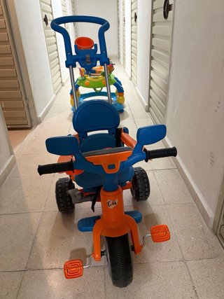 Andador bebé Brevi con juguetes