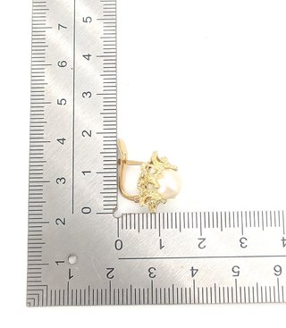 Pendiente de oro de 18k con Perlas, 4.12 g.