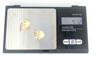 Pendiente de oro de 18k con Perlas, 4.12 g.