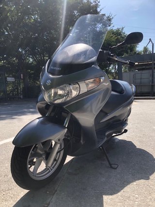 Suzuki Burgman 200 Gris