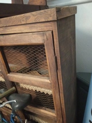 Alacena vintage de madera