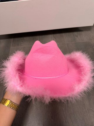 Gorro cowboy rosa con plumas