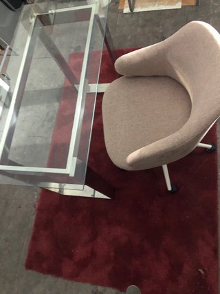 Silla de escritorio con ruedas cómoda  y nueva.