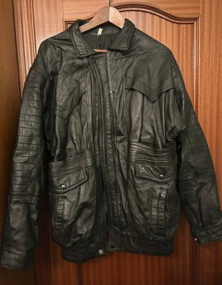 Chaqueta de cuero vintage negra
