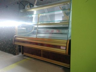 Vitrina expositor refrigerada dorada