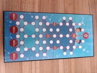 Juego de mesa. Los niños siempre ganan.